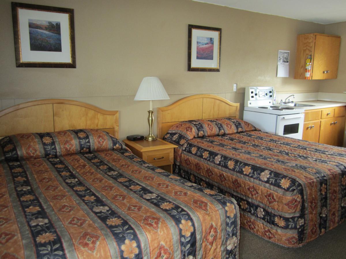 Bulkley Valley Motel New Hazelton Exterior photo
